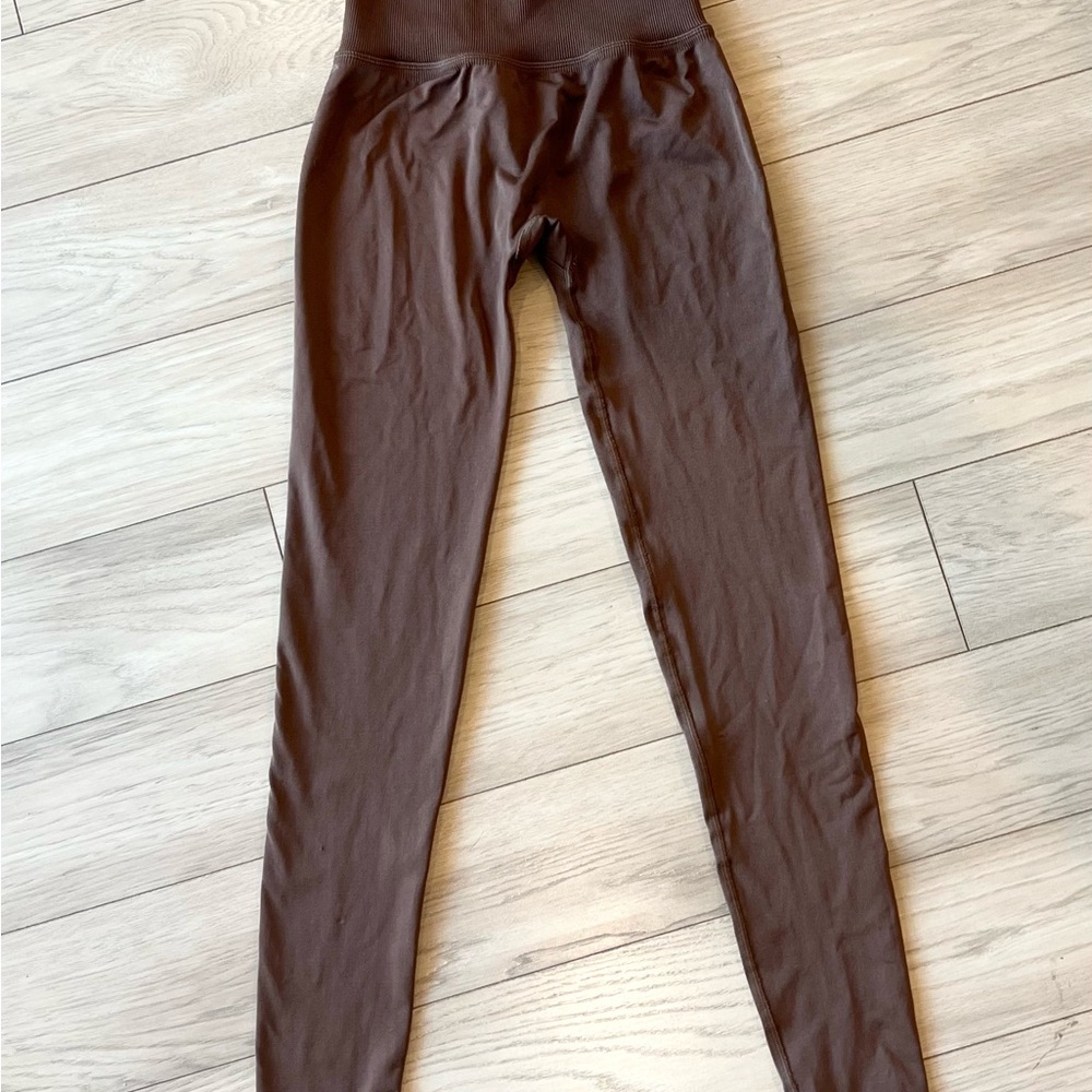 TEVEO Statement Scrunch Leggings